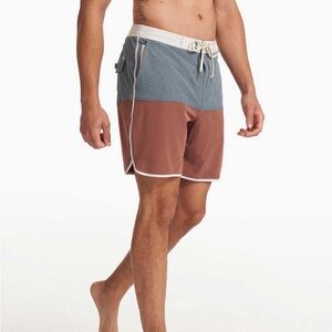 Vuori Cruise board shorts size 32